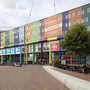 Easyhotel Arena Boulevard ** Amszterdam