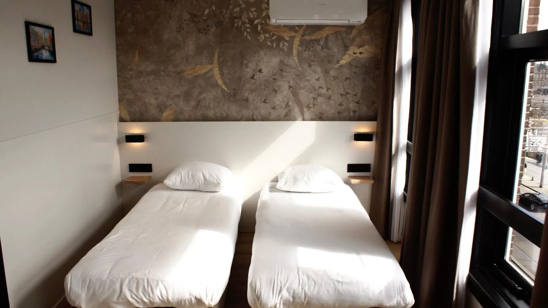 **  אמסטרדם Hotel Van Gelder הולנד